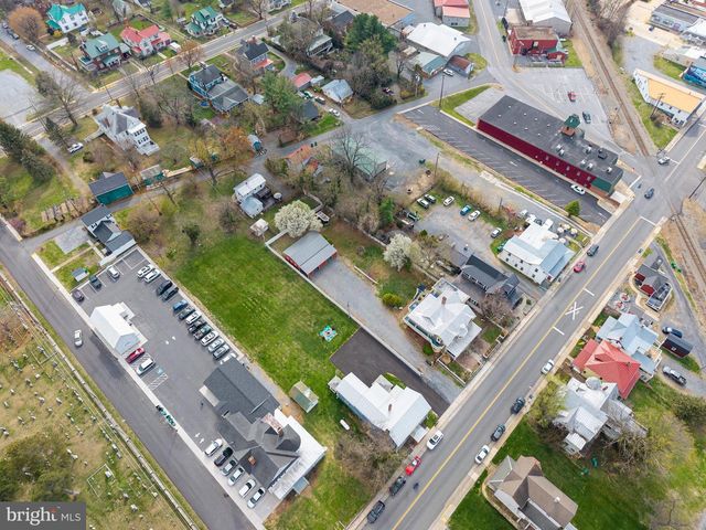138 E MAIN ST, Luray, VA 22835