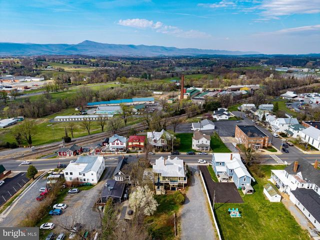 138 E MAIN ST, Luray, VA 22835