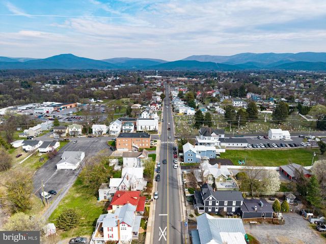 138 E MAIN ST, Luray, VA 22835