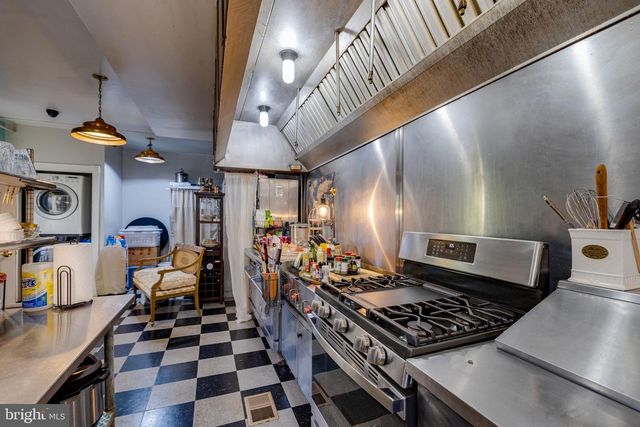 138 E MAIN ST, Luray, VA 22835