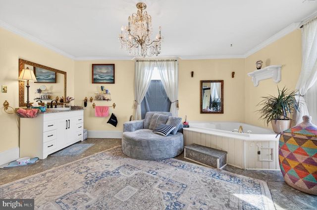 138 E MAIN ST, Luray, VA 22835