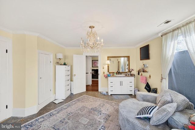 138 E MAIN ST, Luray, VA 22835