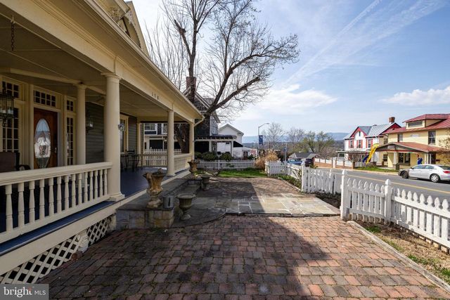 138 E MAIN ST, Luray, VA 22835