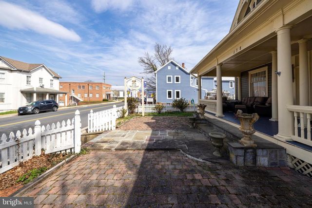138 E MAIN ST, Luray, VA 22835