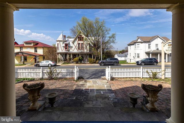 138 E MAIN ST, Luray, VA 22835