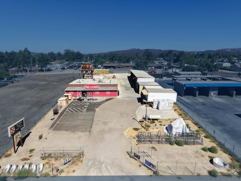 2537 Main, Ramona, CA 92065 — exterior