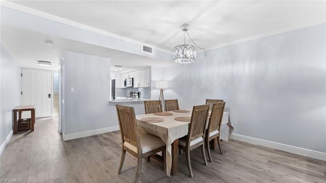 2777 W Gulf DR 104, Sanibel, FL 33957