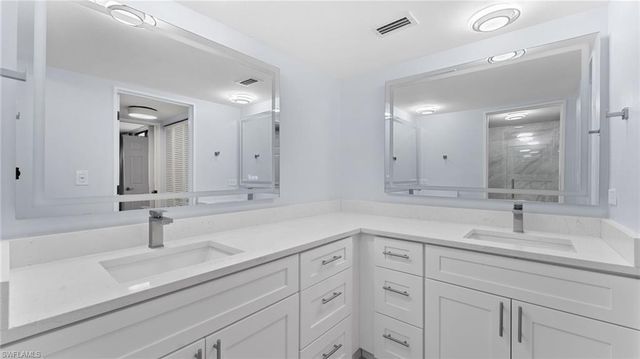 2777 W Gulf DR 104, Sanibel, FL 33957
