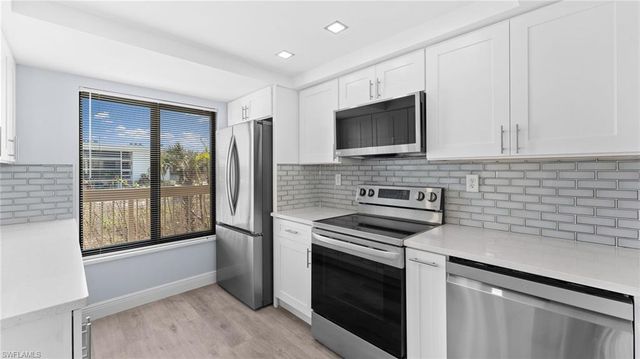 2777 W Gulf DR 104, Sanibel, FL 33957