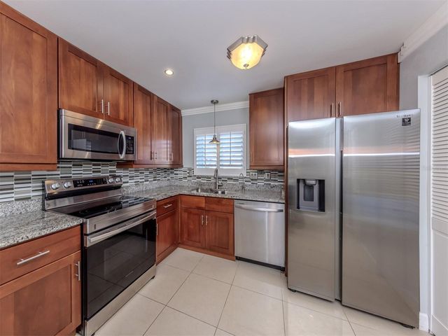 2616 HIDDEN LAKE DRIVE N A, Sarasota, FL 34237