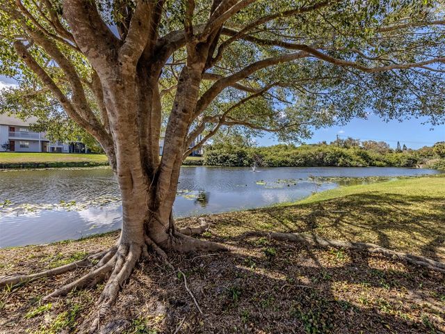 2616 HIDDEN LAKE DRIVE N A, Sarasota, FL 34237