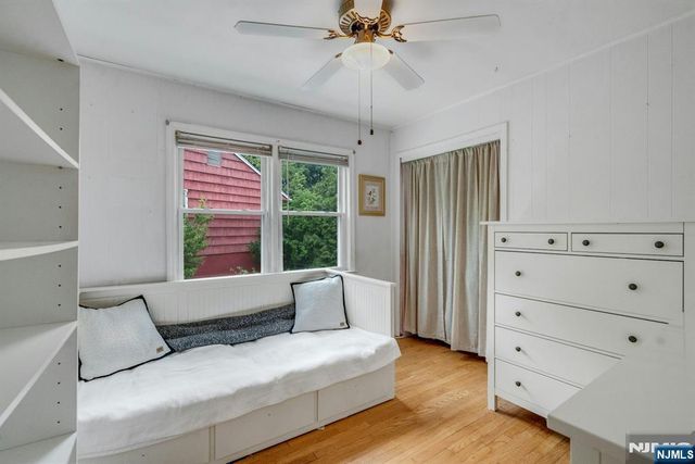 14 Mohawk Avenue, Oakland, NJ 07436