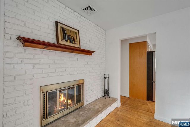 14 Mohawk Avenue, Oakland, NJ 07436