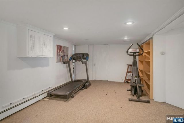 14 Mohawk Avenue, Oakland, NJ 07436