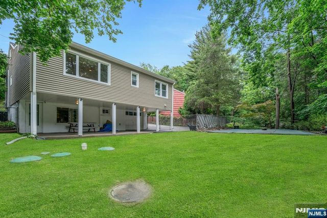 14 Mohawk Avenue, Oakland, NJ 07436