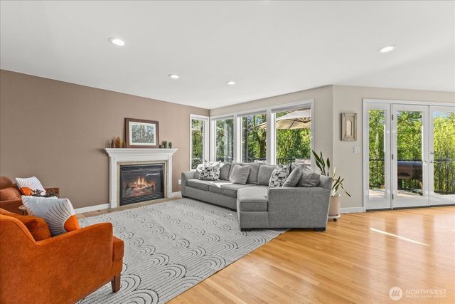 13032 204th Place SE, Issaquah, WA 98027