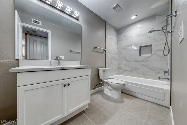 2605 South Durango Drive 202, Las Vegas, NV 89117