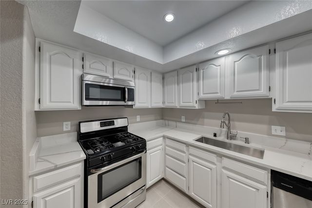 2605 South Durango Drive 202, Las Vegas, NV 89117