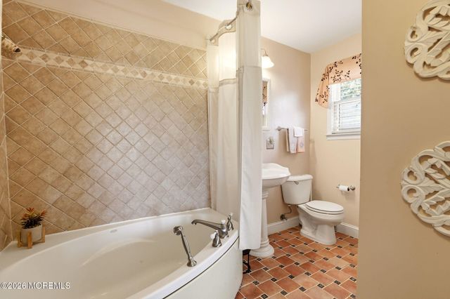 45 Florence Avenue, Leonardo, NJ 07737