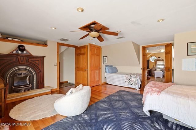 45 Florence Avenue, Leonardo, NJ 07737