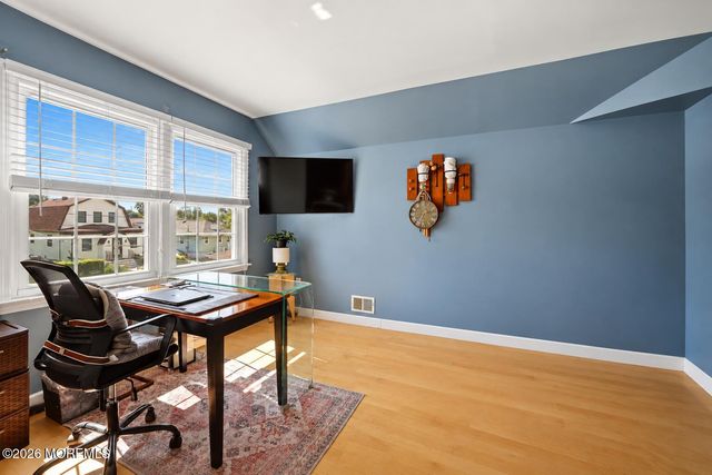 45 Florence Avenue, Leonardo, NJ 07737
