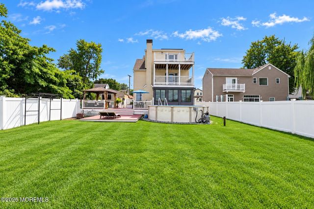 45 Florence Avenue, Leonardo, NJ 07737