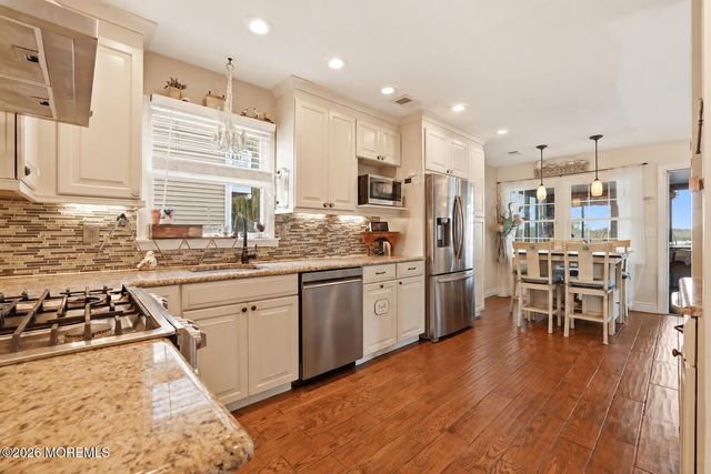 45 Florence Avenue, Leonardo, NJ 07737