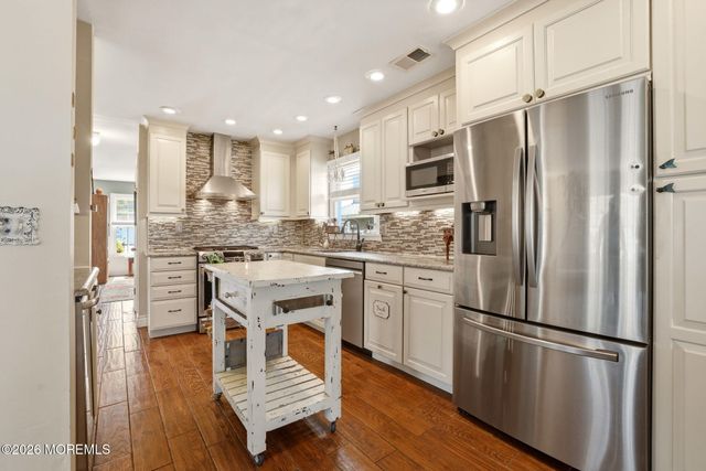 45 Florence Avenue, Leonardo, NJ 07737