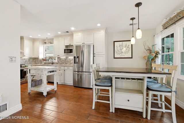 45 Florence Avenue, Leonardo, NJ 07737