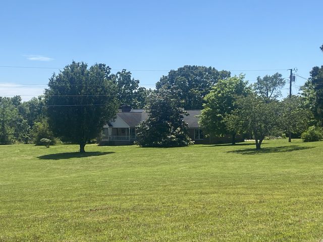 312 Corbin St, Summertown, TN 38483