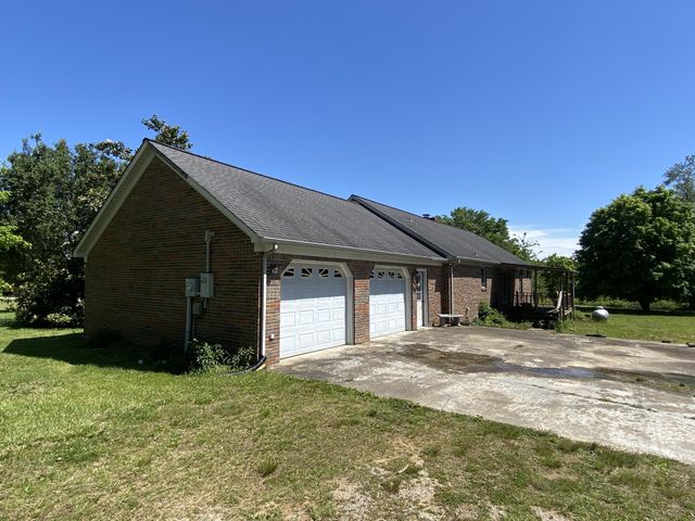 312 Corbin St, Summertown, TN 38483