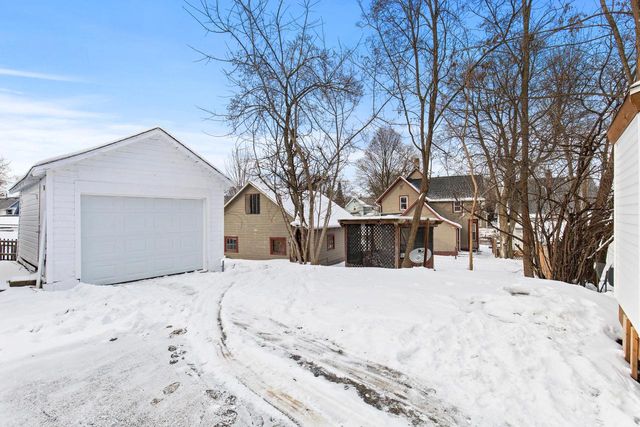 120 4th STREET, Waukesha, WI 53188