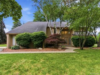 6394 Rose Boulevard, West Bloomfield Charter Township, MI 48322