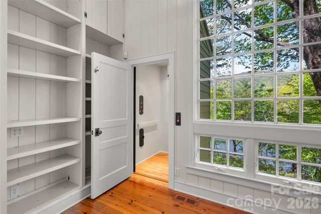 1957 & 1923 Cold Mountain Road, Lake Toxaway, NC 28747