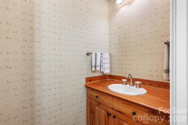1957 & 1923 Cold Mountain Road, Lake Toxaway, NC 28747