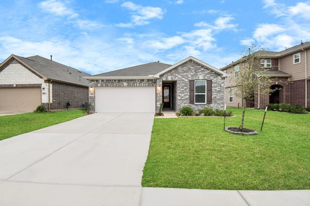 2030 Domeniko Drive, Fresno, TX 77545
