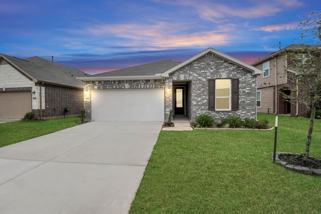 2030 Domeniko Drive, Fresno, TX 77545