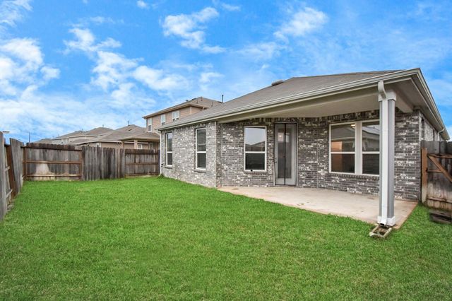 2030 Domeniko Drive, Fresno, TX 77545