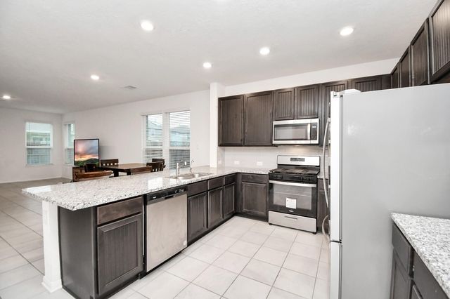 2030 Domeniko Drive, Fresno, TX 77545