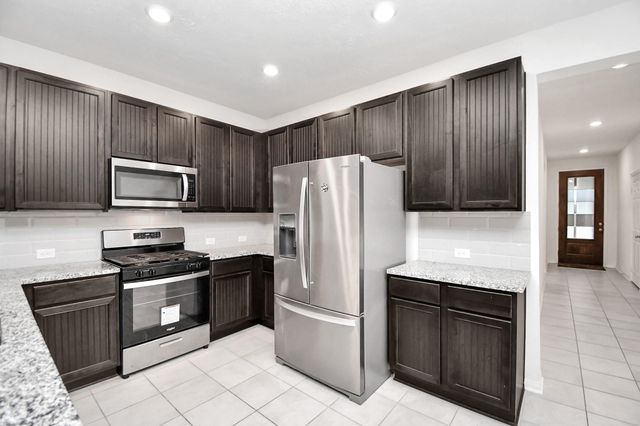 2030 Domeniko Drive, Fresno, TX 77545