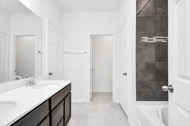 2030 Domeniko Drive, Fresno, TX 77545