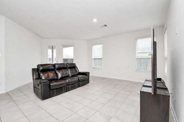 2030 Domeniko Drive, Fresno, TX 77545