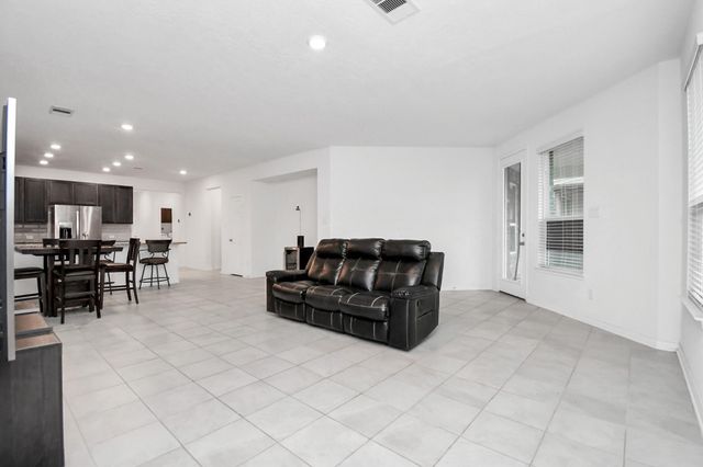 2030 Domeniko Drive, Fresno, TX 77545