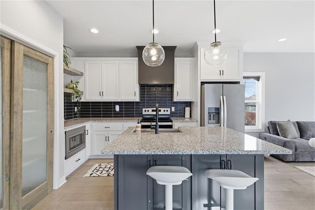 4239 Tracy Avenue, Kansas City, MO 64110