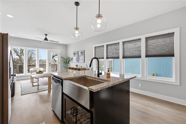 4239 Tracy Avenue, Kansas City, MO 64110