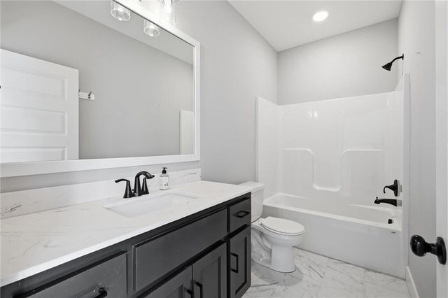 4239 Tracy Avenue, Kansas City, MO 64110