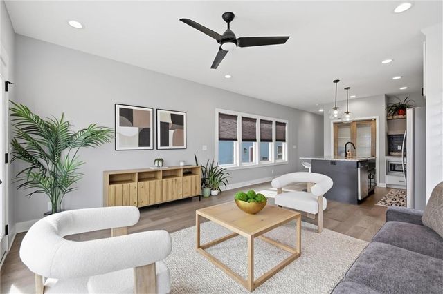 4239 Tracy Avenue, Kansas City, MO 64110