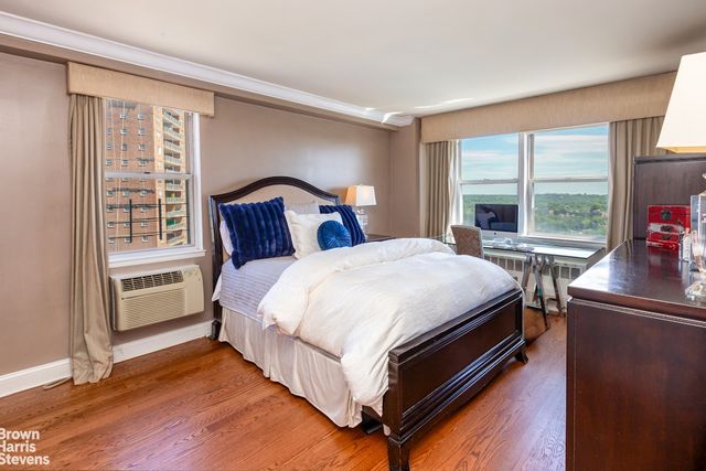 5800 Arlington Ave Apt 15B, New York City, NY 10471