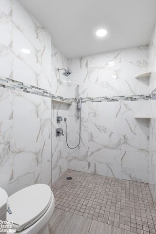 5800 Arlington Ave Apt 15B, New York City, NY 10471