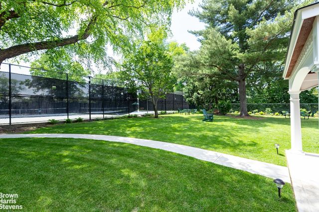 5800 Arlington Ave Apt 15B, New York City, NY 10471